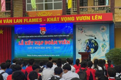 Trường THPT Trần Văn Lan đã long trọng tổ chức lễ kết nạp đoàn viên đợt hai năm học 2025–2026