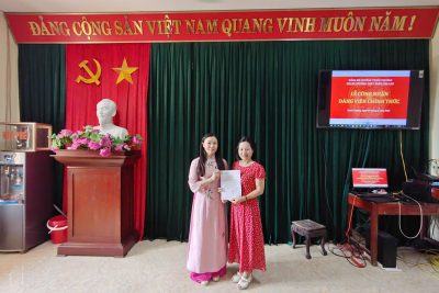 CHI BỘ TRƯỜNG THPT TRẦN VĂN LAN TỔ CHỨC LỄ CÔNG NHẬN ĐẢNG VIÊN CHÍNH THỨC.